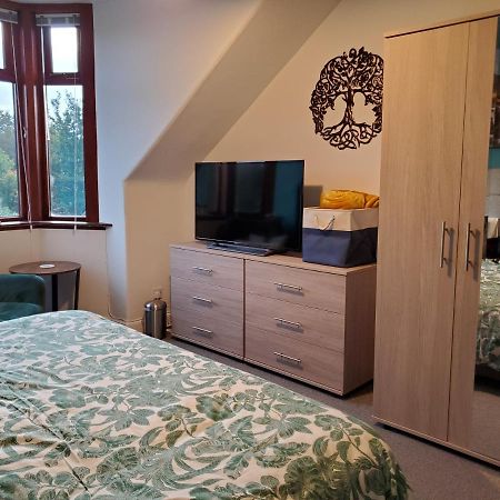 Carvetii - Mayhaven House - Tranquil Cul-De-Sac - 2 Bedrooms, Sleeps 4 Guests ダンファームリン エクステリア 写真